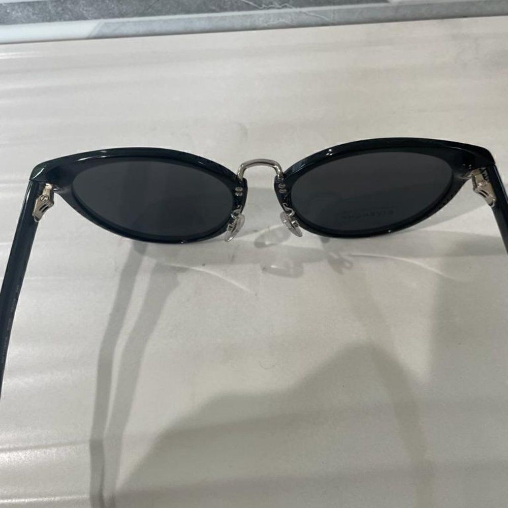 NIB Givenchy GV 7115/F/S Unisex Sunglasses - Picture 4 of 10